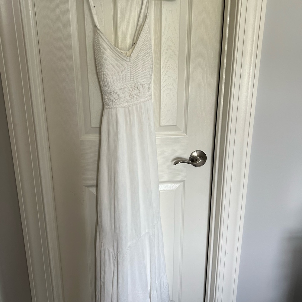 Elegant White Maxi Dress